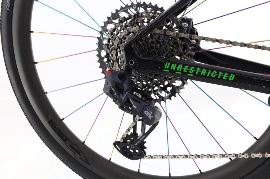 BMC Unrestricted 01 Four AXS 12V 2024